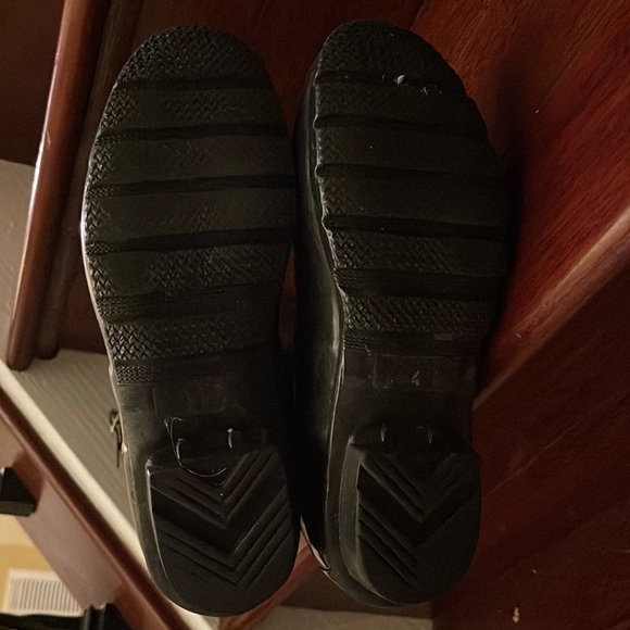 Women’s tall glossy black high hunter rain boots - Picture 4 of 5